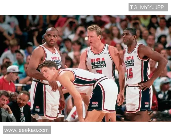 西班牙U19青年队对抗美国队精彩赛事回顾与分析